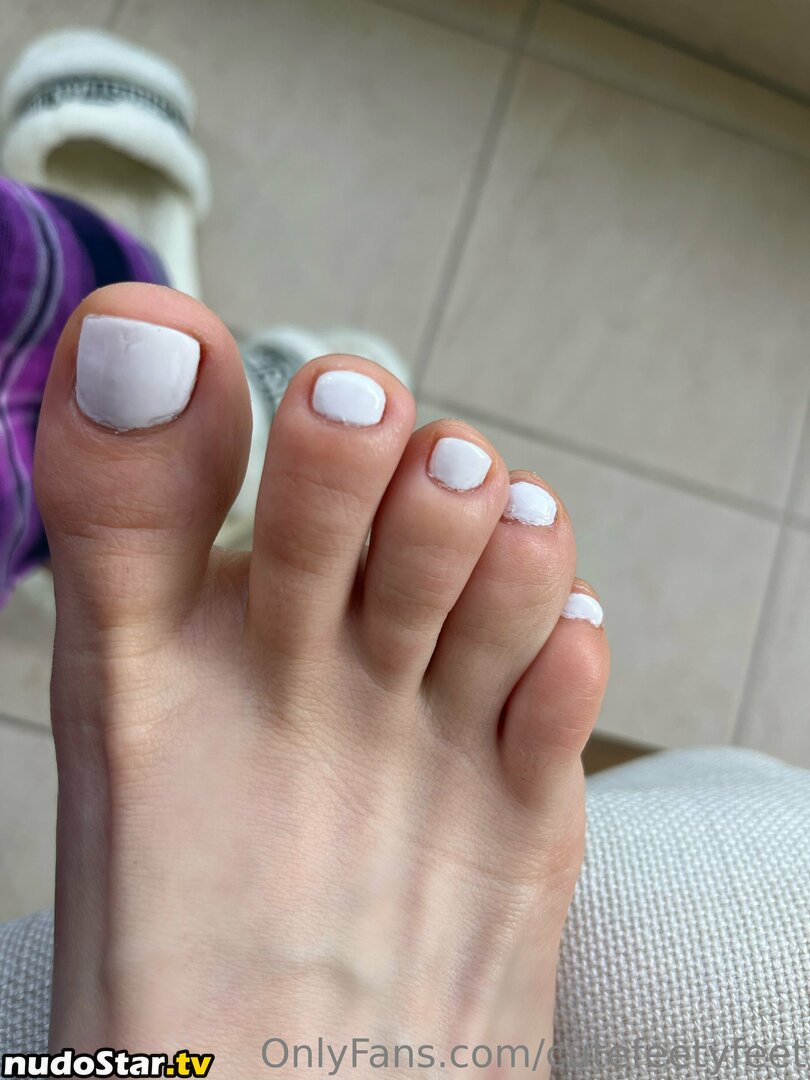 cutefeet_and_ / cutefeetyfeet Nude OnlyFans Leaked Photo #11