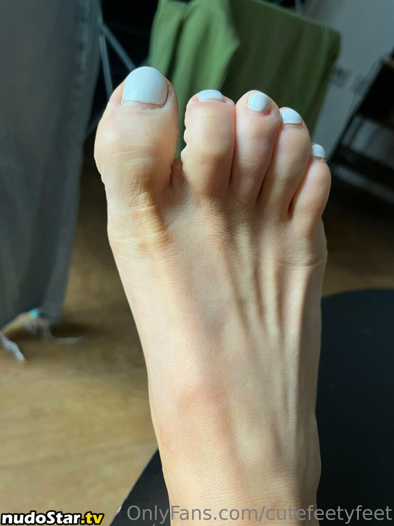 cutefeet_and_ / cutefeetyfeet Nude OnlyFans Leaked Photo #31