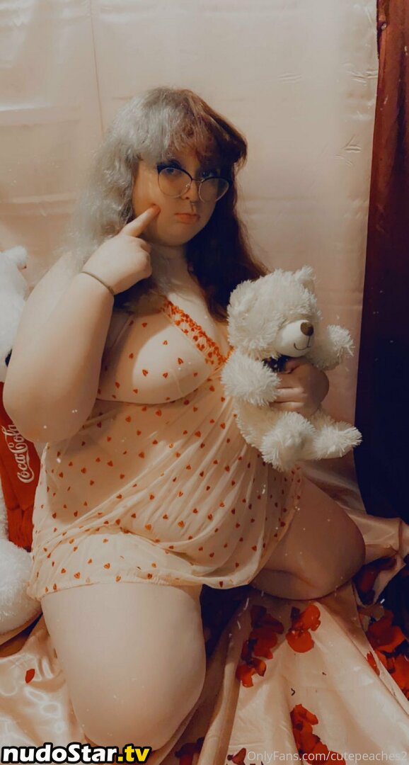 babypeachesvenuss / cutepeaches2 Nude OnlyFans Leaked Photo #20