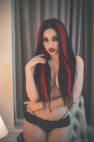 Dani Divine