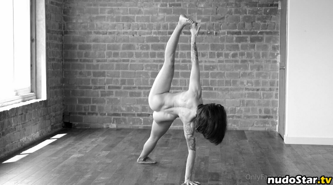 danidrishti / dellaine_yoga / drishtidani Nude OnlyFans Leaked Photo #14