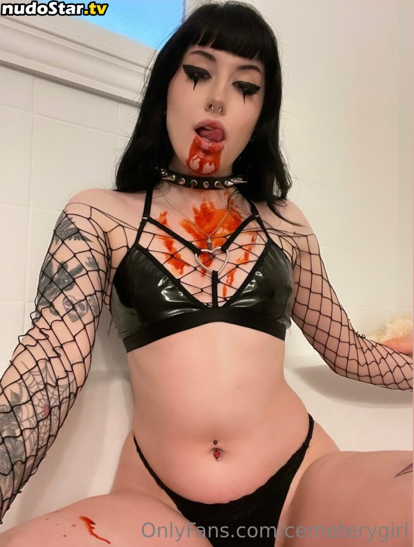 Deadgjrl / cemeterygirl Nude OnlyFans Leaked Photo #2
