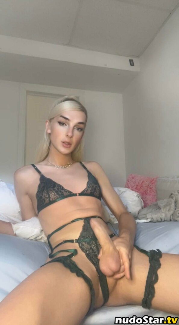 DeliaDoll666 / chrisdelia Nude OnlyFans Leaked Photo #7
