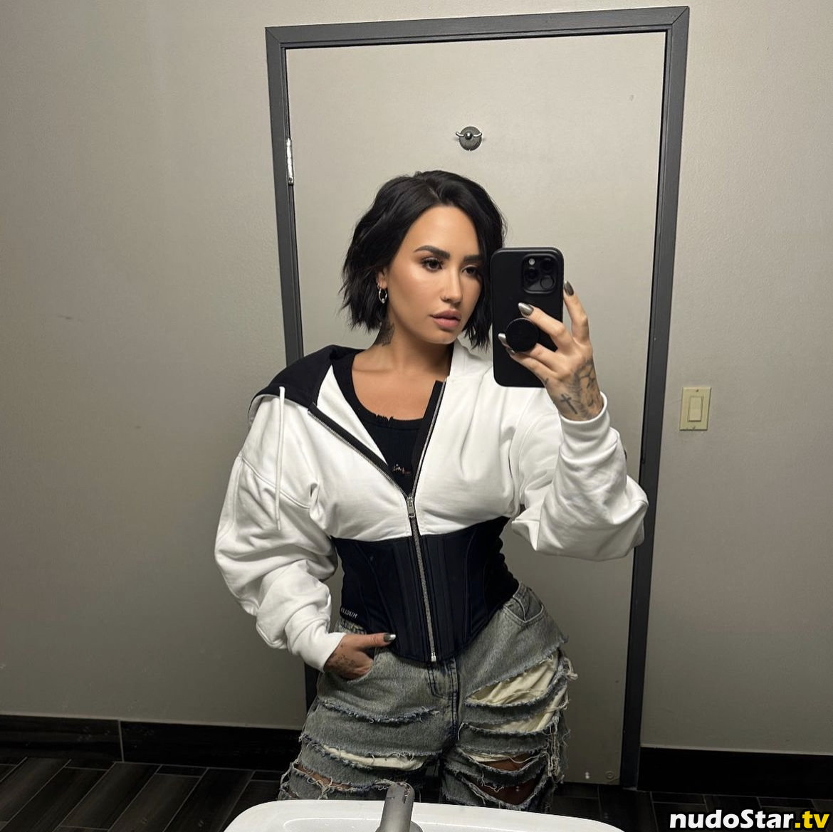 Demi Lovato / ddlovato Nude OnlyFans Leaked Photo #36