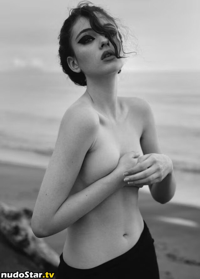 Deva Cassel / d.casseluxxi Nude OnlyFans Leaked Photo #3