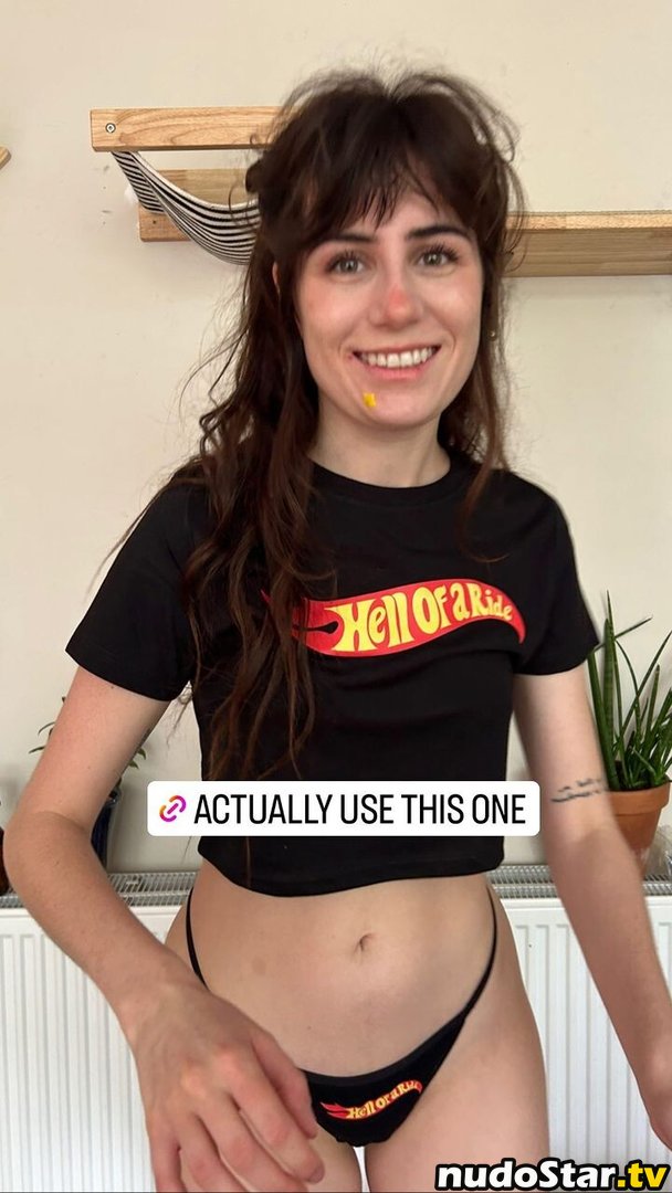 Doddleoddle / Dodie Clark Nude OnlyFans Leaked Photo #15