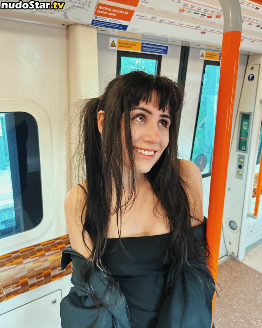 Doddleoddle / Dodie Clark Nude OnlyFans Leaked Photo #121
