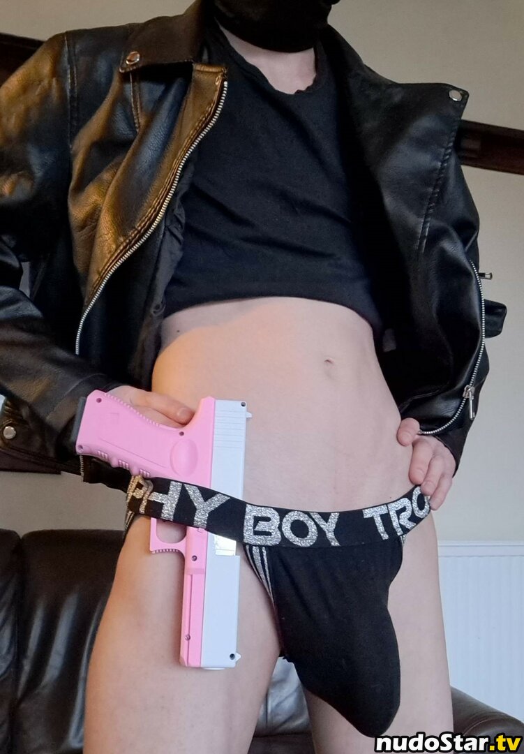 Dom_Boi_Fem_Boi / _ya_boi_dom Nude OnlyFans Leaked Photo #9