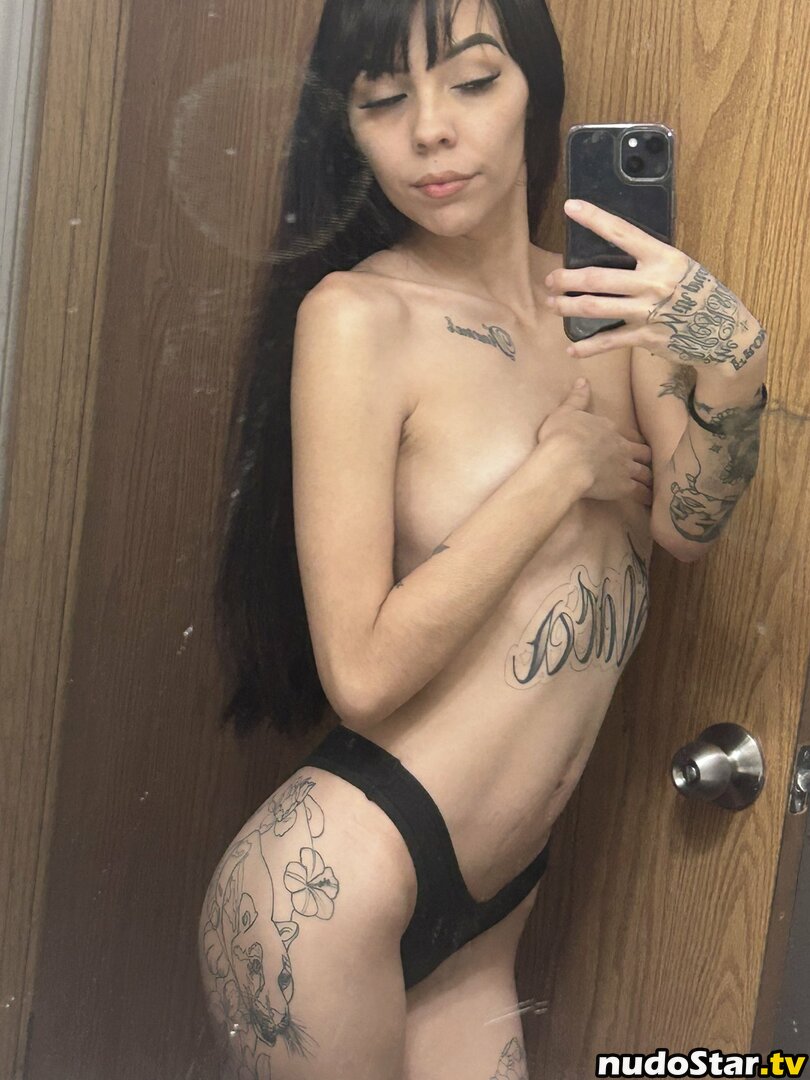 eatmjsbombpussc / meeciemae Nude OnlyFans Leaked Photo #6