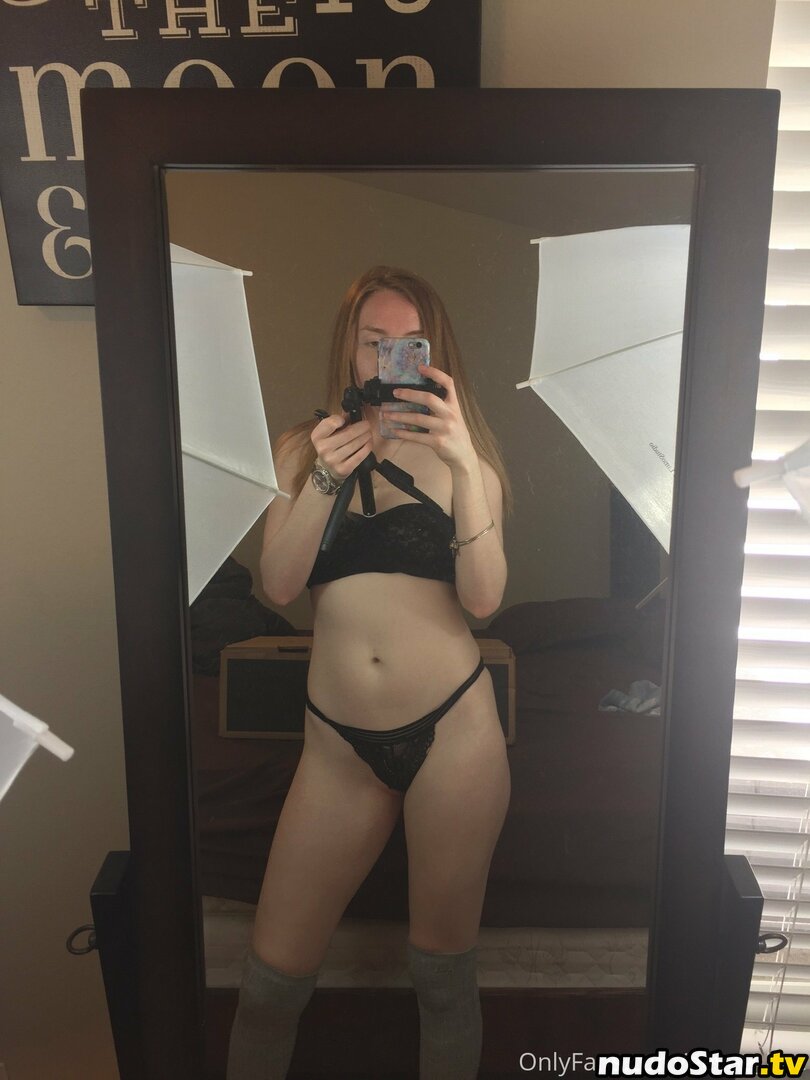 Eeveebeeshow / eevee_bee / eeveebee Nude OnlyFans Leaked Photo #230