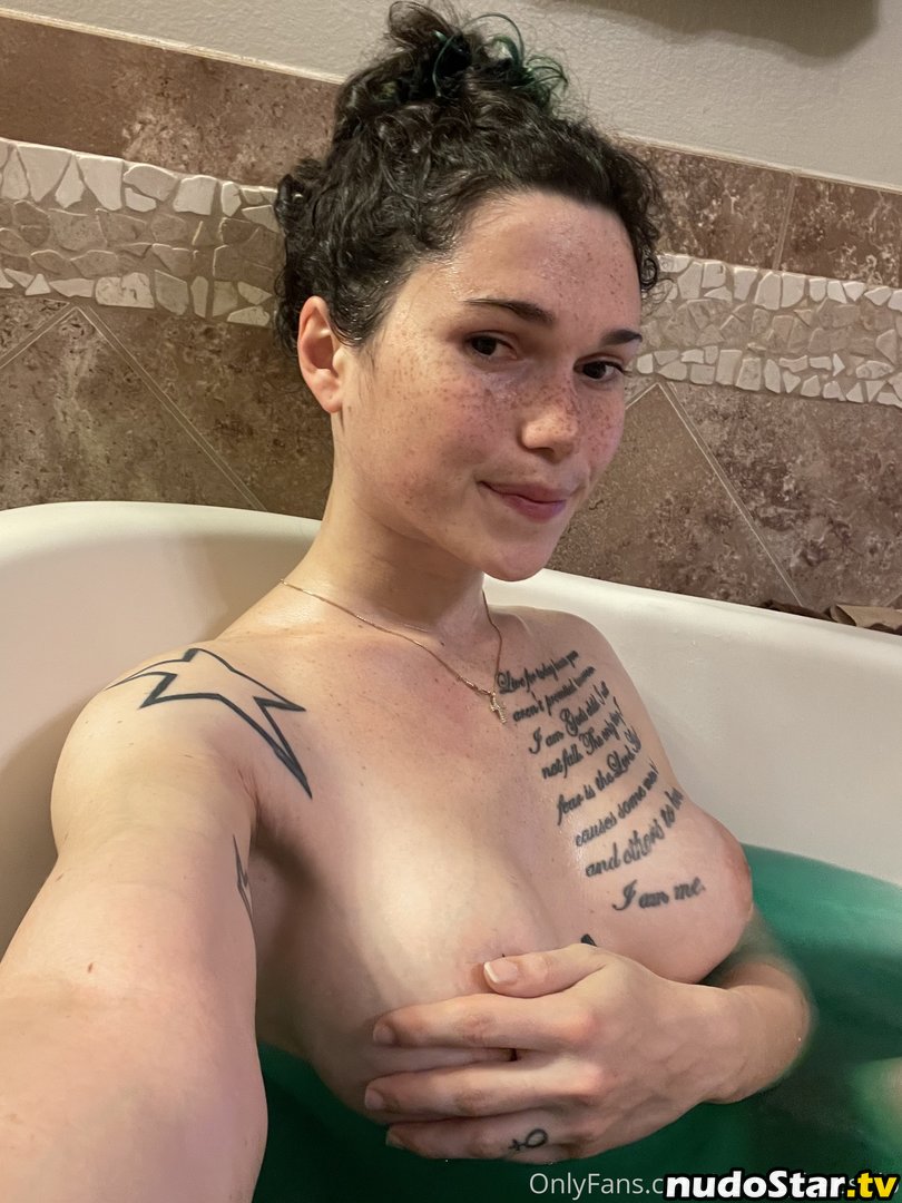 eeveebeesolo / qveensolopole Nude OnlyFans Leaked Photo #21