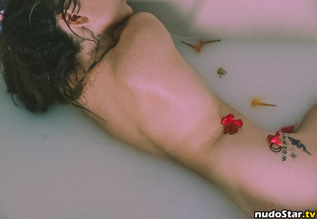 ElIZAGRACEMUSIC / Eliza Grace / elizaxograce Nude OnlyFans Leaked Photo #8
