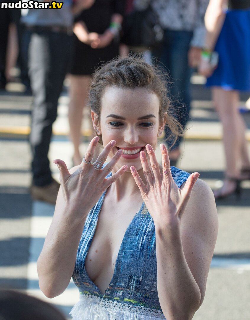 Elizabeth Henstridge / lil_henstridge Nude OnlyFans Leaked Photo #44