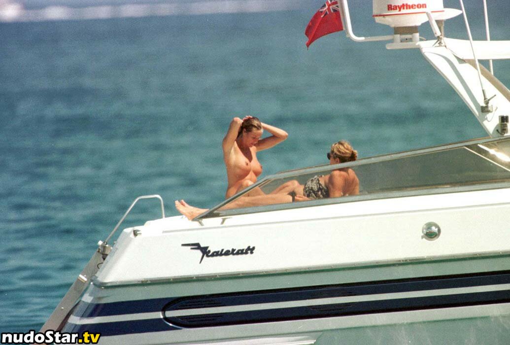 Elle Macpherson / ElleMacpherson / ellemacphersonofficial Nude OnlyFans Leaked Photo #31