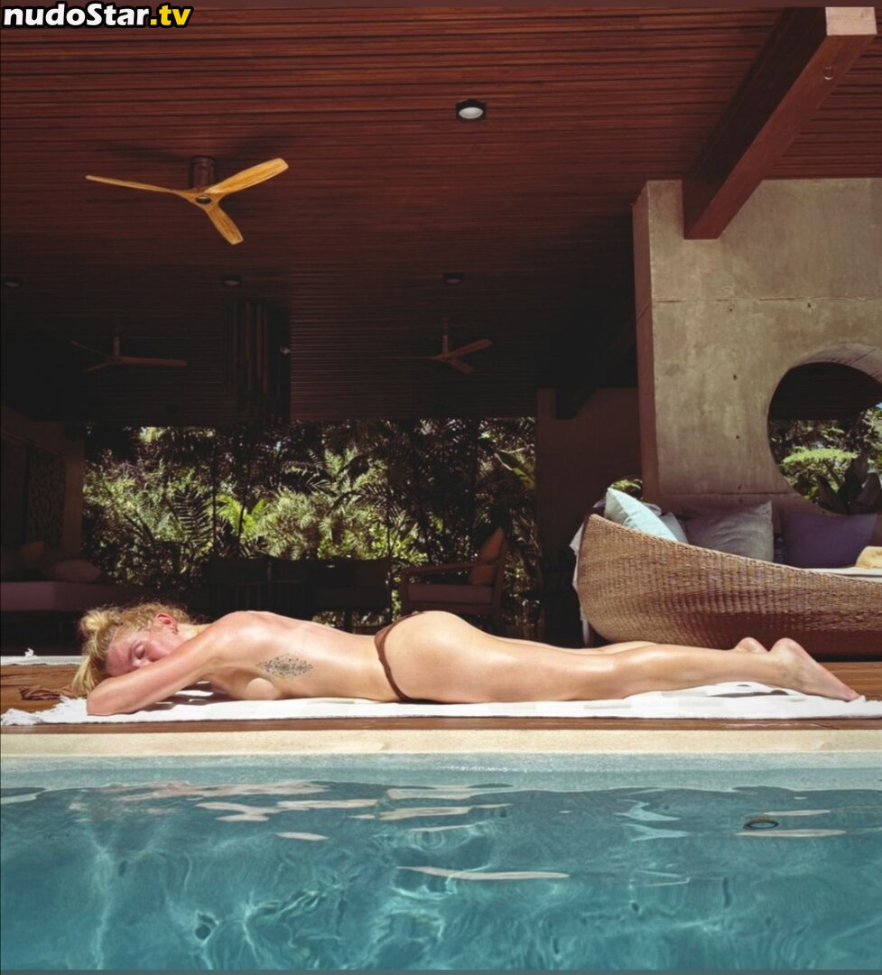 Ellie Goulding / elliegoulding / suvikatariina Nude OnlyFans Leaked Photo #186