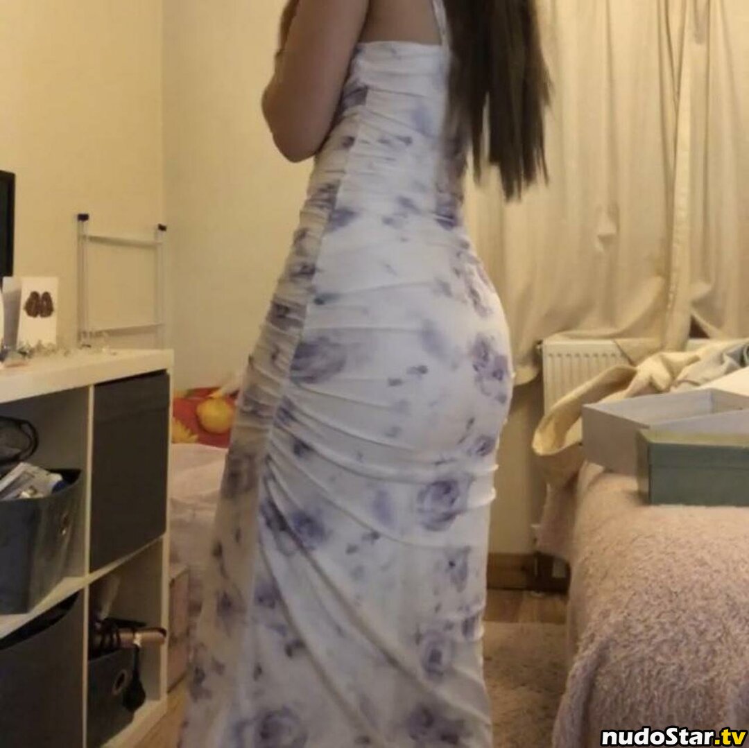 Ellie Lee / daintybabyelle / ellle_belll_ Nude OnlyFans Leaked Photo #3