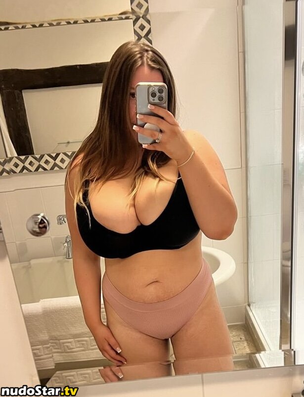 Emily272797 / mmemipnl Nude OnlyFans Leaked Photo #2