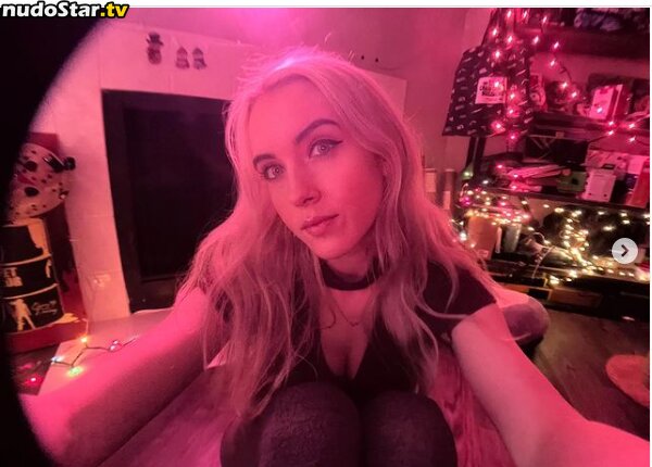 emilycc / emilycczz / emjayplays Nude OnlyFans Leaked Photo #33