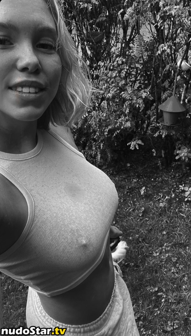 Erika Lindgren / Erikalindgr3n Nude OnlyFans Leaked Photo #2