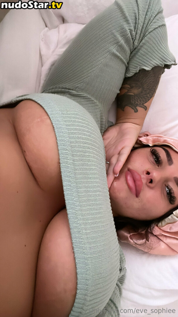 Eve Sophie / eve_sophiee Nude OnlyFans Leaked Photo #98