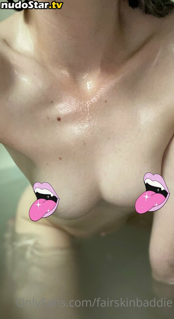 Emily / emrata / fairskinbaddie Nude OnlyFans Leaked Photo #9