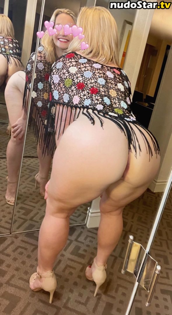 FloridaHotwifeLiz / LizMyth Nude OnlyFans Leaked Photo #1