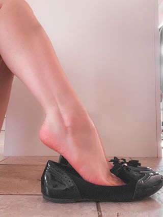 footgirlgonebad_