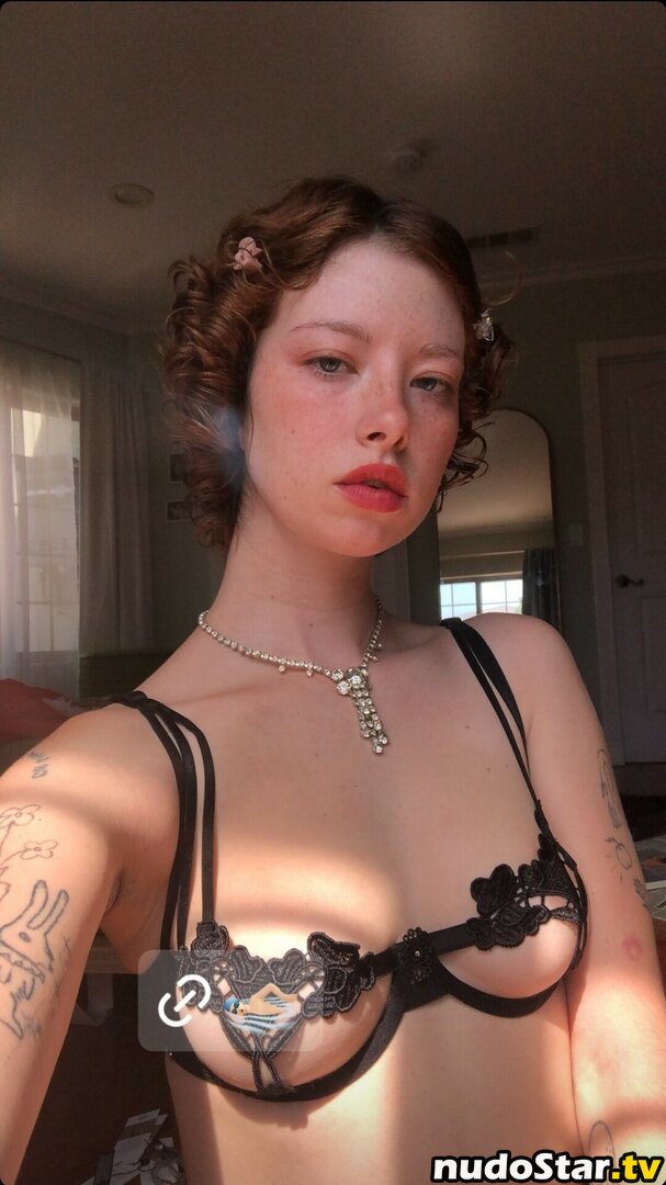 Chloe Woodard / contrachloe / francesfarmer420 Nude OnlyFans Leaked Photo #6