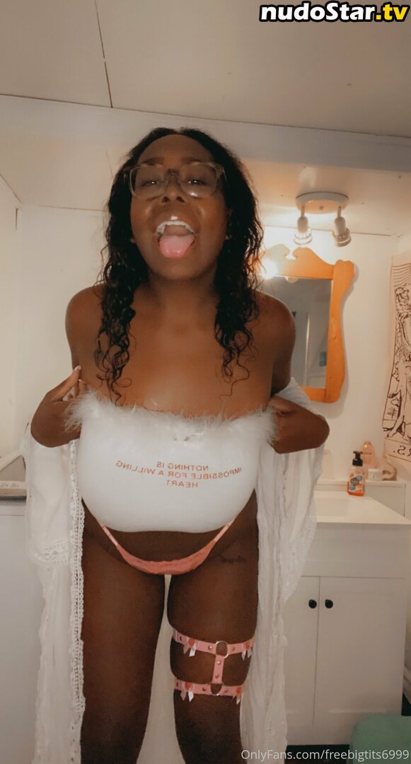 freebigtits6999 / hippychick7609 Nude OnlyFans Leaked Photo #14