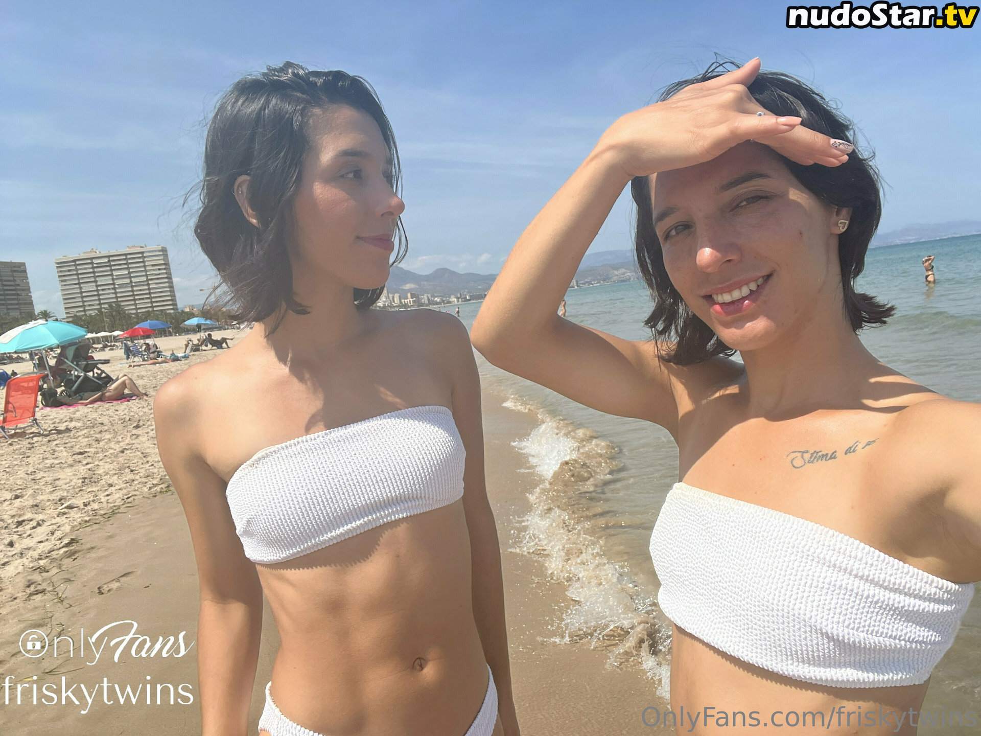 Frisky Twins / FriskyAna / FriskyIsa / frisky_ana / friskytwins Nude OnlyFans Leaked Photo #5