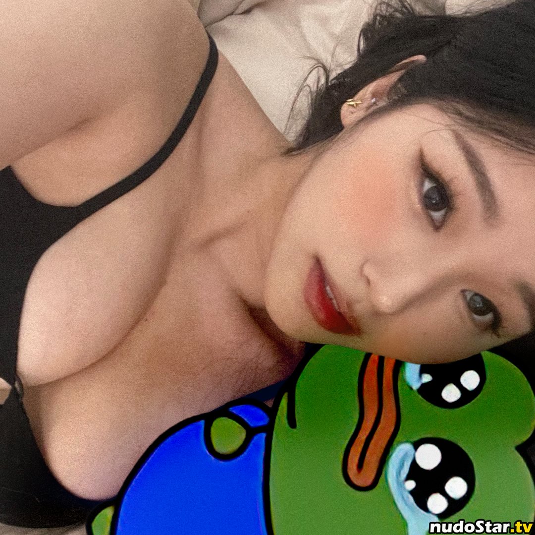 Fuslie / Leslie Nude OnlyFans Leaked Photo #21