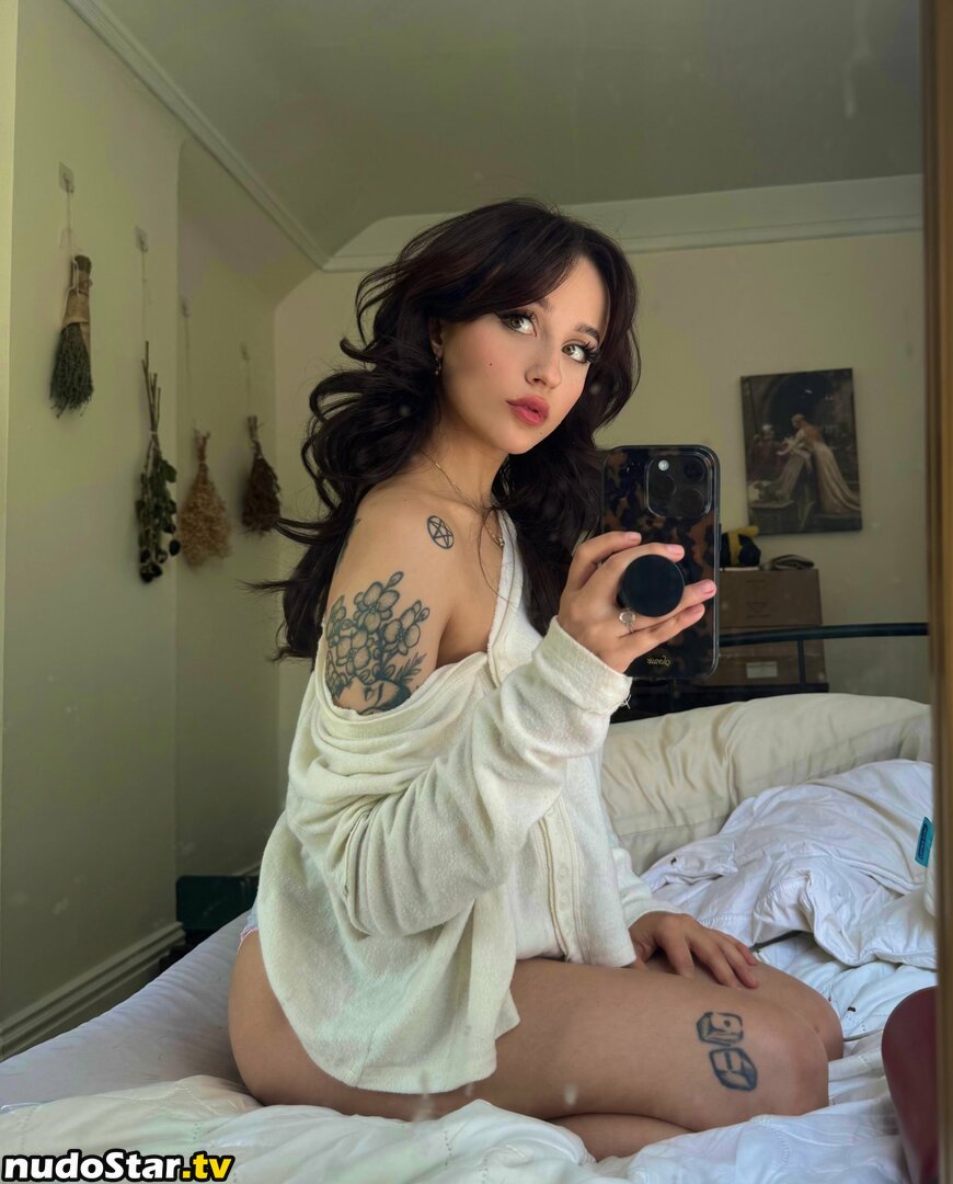 Lavlitt / Lavlunee / g0atgirl / kellymchavez / lavluneee Nude OnlyFans Leaked Photo #27