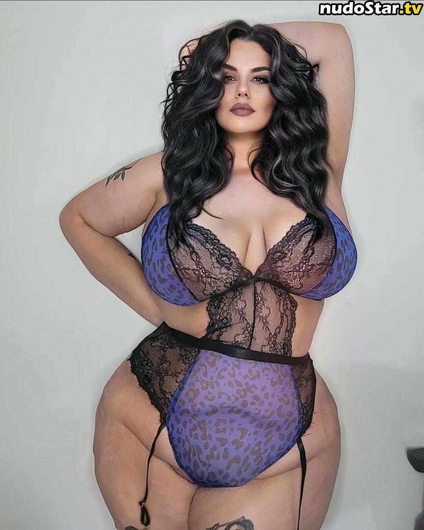 G0thiccthighs / gothiccthighs / https: Nude OnlyFans Leaked Photo #5