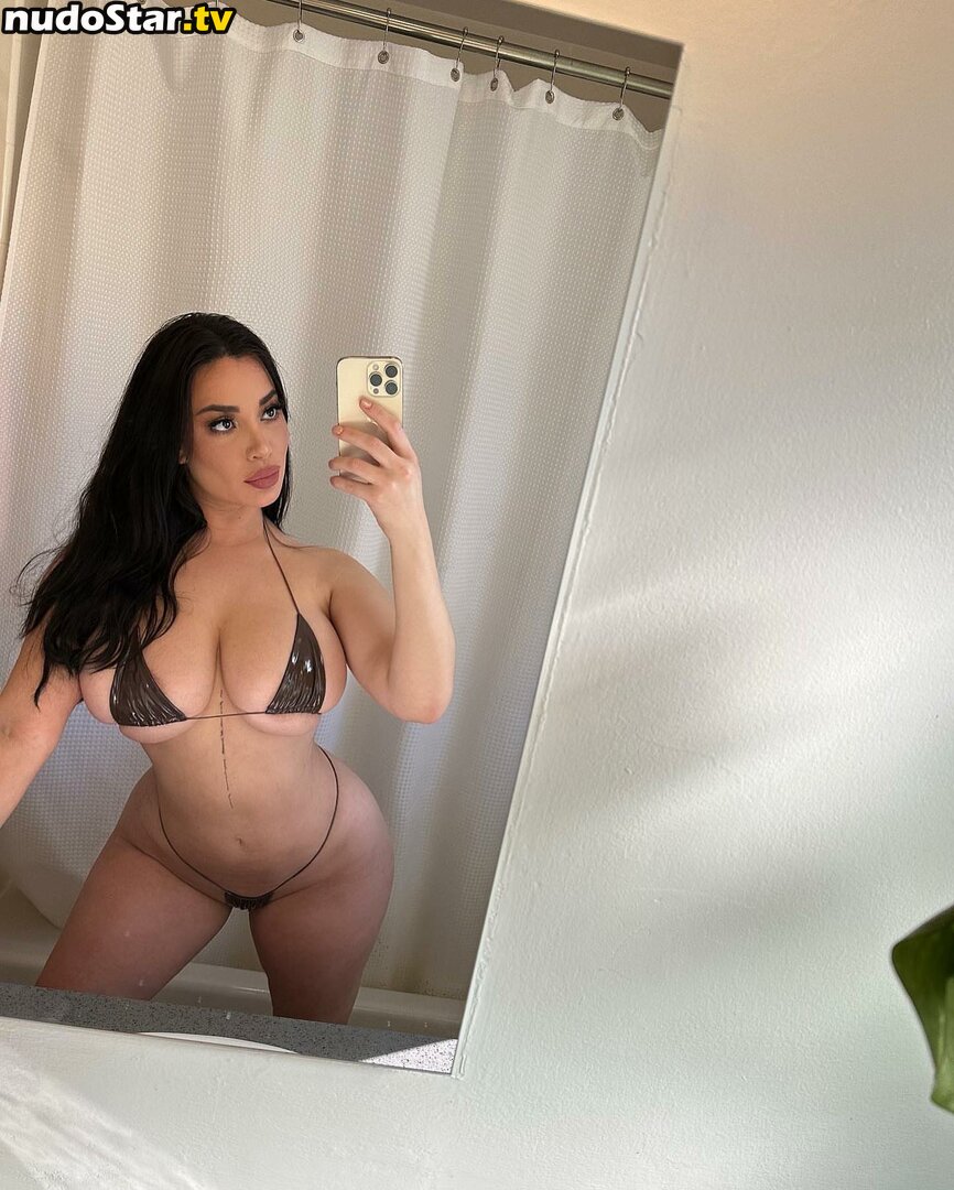 gianna_renella / giannarenella Nude OnlyFans Leaked Photo #3