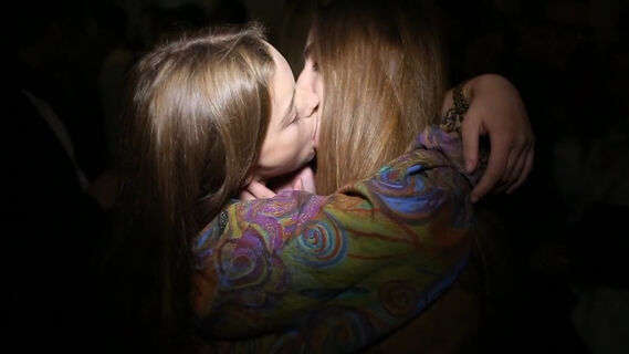 Girls Kissing