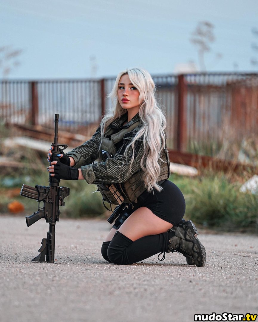 Firearms / Girls With Guns / mia.nicole.23 / wifi_diaries Nude OnlyFans Leaked Photo #84