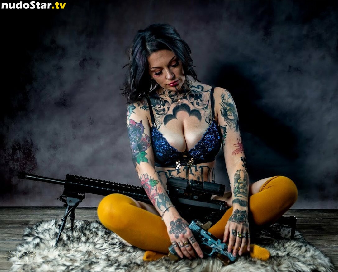 Firearms / Girls With Guns / mia.nicole.23 / wifi_diaries Nude OnlyFans Leaked Photo #193