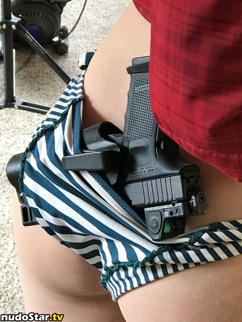 Firearms / Girls With Guns / mia.nicole.23 / wifi_diaries Nude OnlyFans Leaked Photo #323