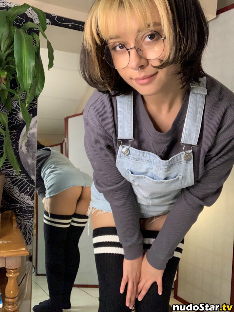 glasses_gf Nude OnlyFans Leaked Photo #9