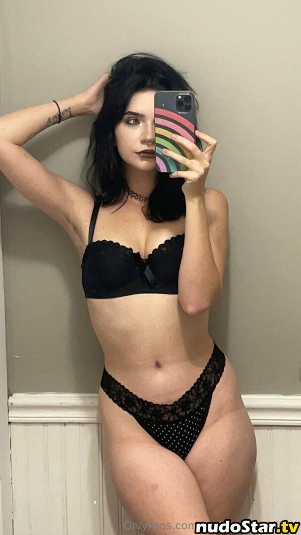 H0neyR3venge / gothichorrorcliche / gothictropic / gothicwhorror Nude OnlyFans Leaked Photo #35