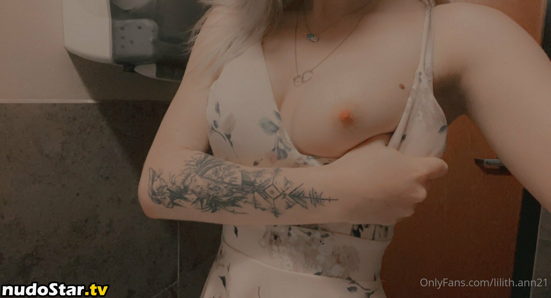 gothteenbri / queeennbriii Nude OnlyFans Leaked Photo #3