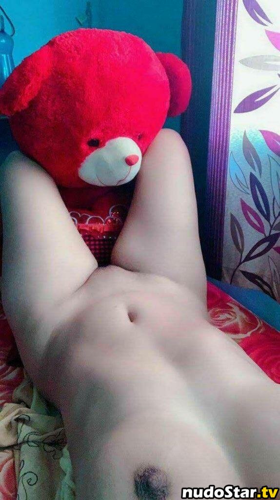 Gunjan Aras / girlwithdifferenthair Nude OnlyFans Leaked Photo #7