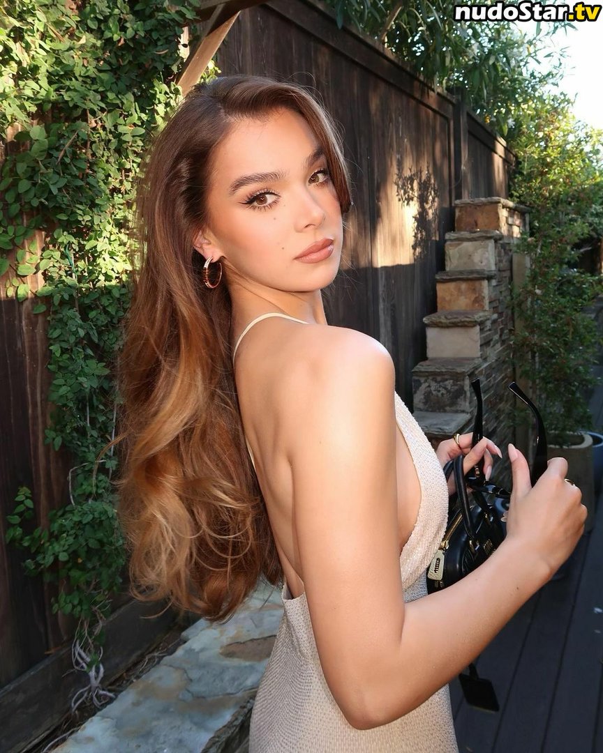 Hailee Steinfeld / haileesteinfeld / https: Nude OnlyFans Leaked Photo #65