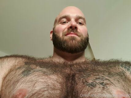 hairy_musclebear