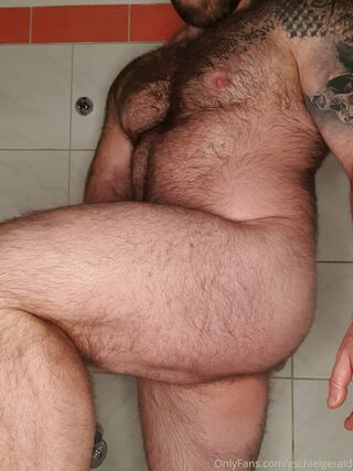 hairy_musclebear