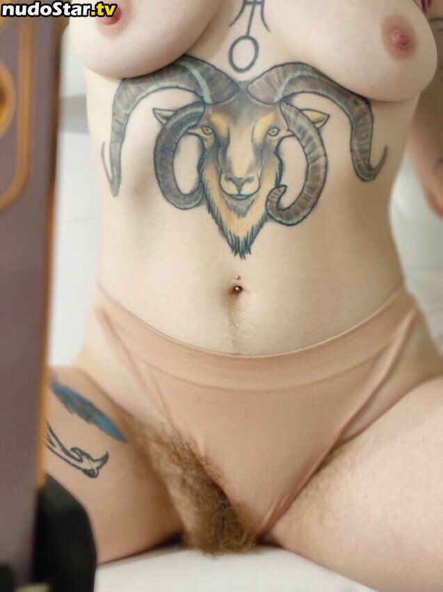Hairy Women / HairyFairy420 / ig_naturals / pearlygirly06 Nude OnlyFans Leaked Photo #1753