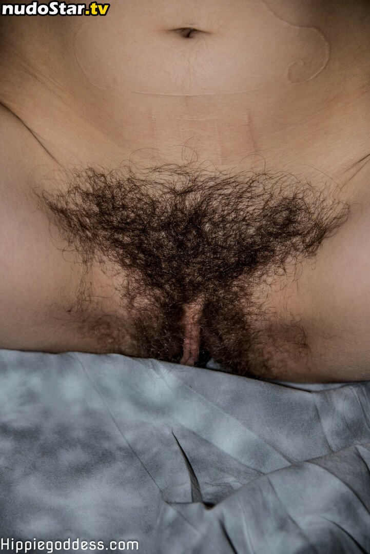 Hairy Women / HairyFairy420 / ig_naturals / pearlygirly06 Nude OnlyFans Leaked Photo #1941