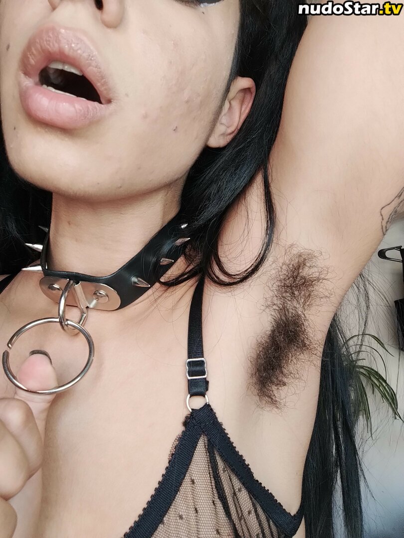 Hairy Women / HairyFairy420 / ig_naturals / pearlygirly06 Nude OnlyFans Leaked Photo #2419