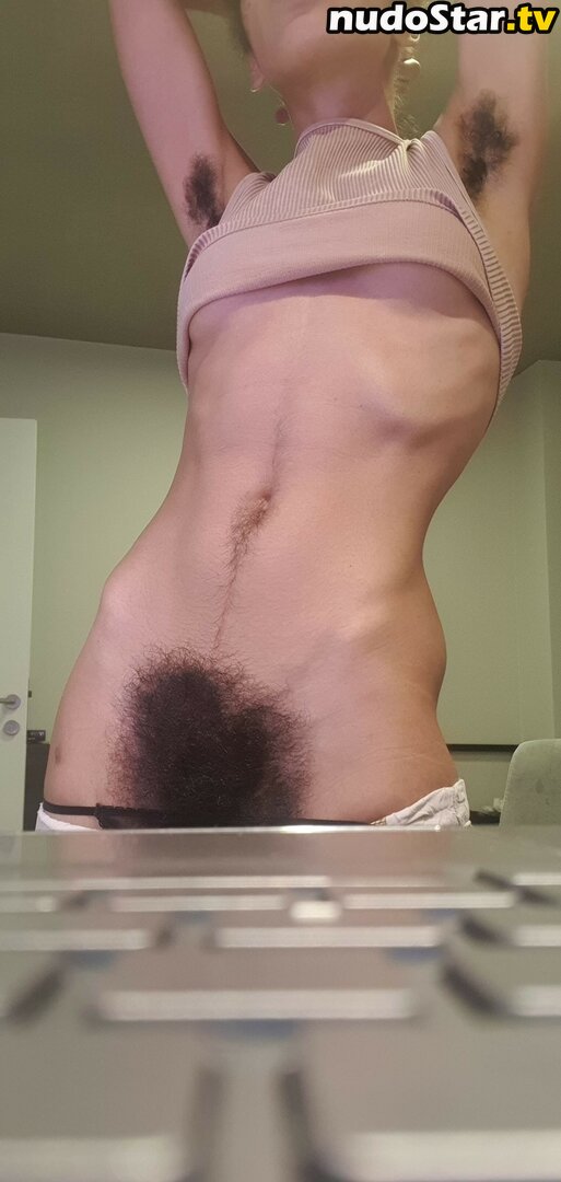 Hairy Women / HairyFairy420 / ig_naturals / pearlygirly06 Nude OnlyFans Leaked Photo #3099