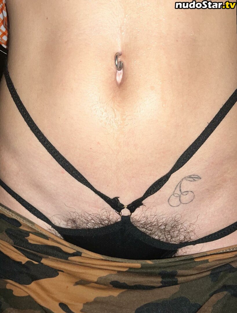 Hairy Women / HairyFairy420 / ig_naturals / pearlygirly06 Nude OnlyFans Leaked Photo #3306